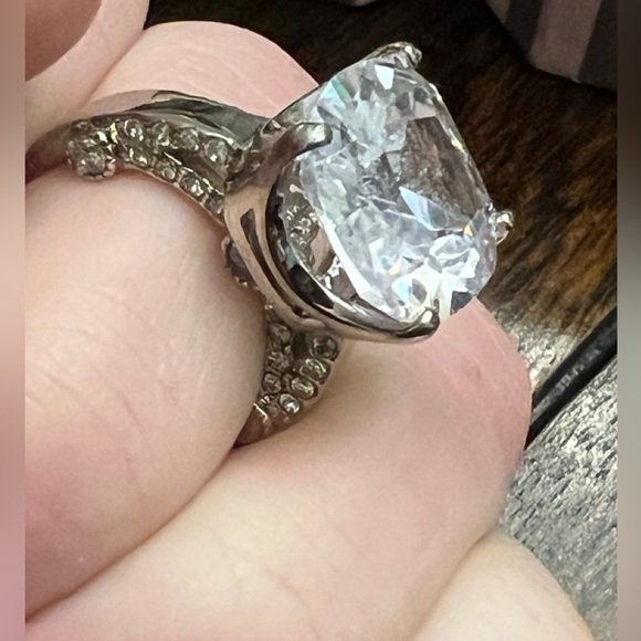 Solitaire Ring - Picture 3 of 6